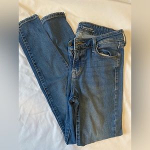 Old Navy size 2 Rockstar Midrise jeans